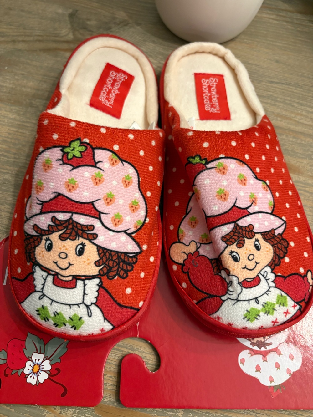 Strawberry Character Kids 6 Red Slip-On Slippers